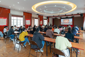 新昌制藥廠組織黨員收看黨的二十大開幕式實(shí)況直播